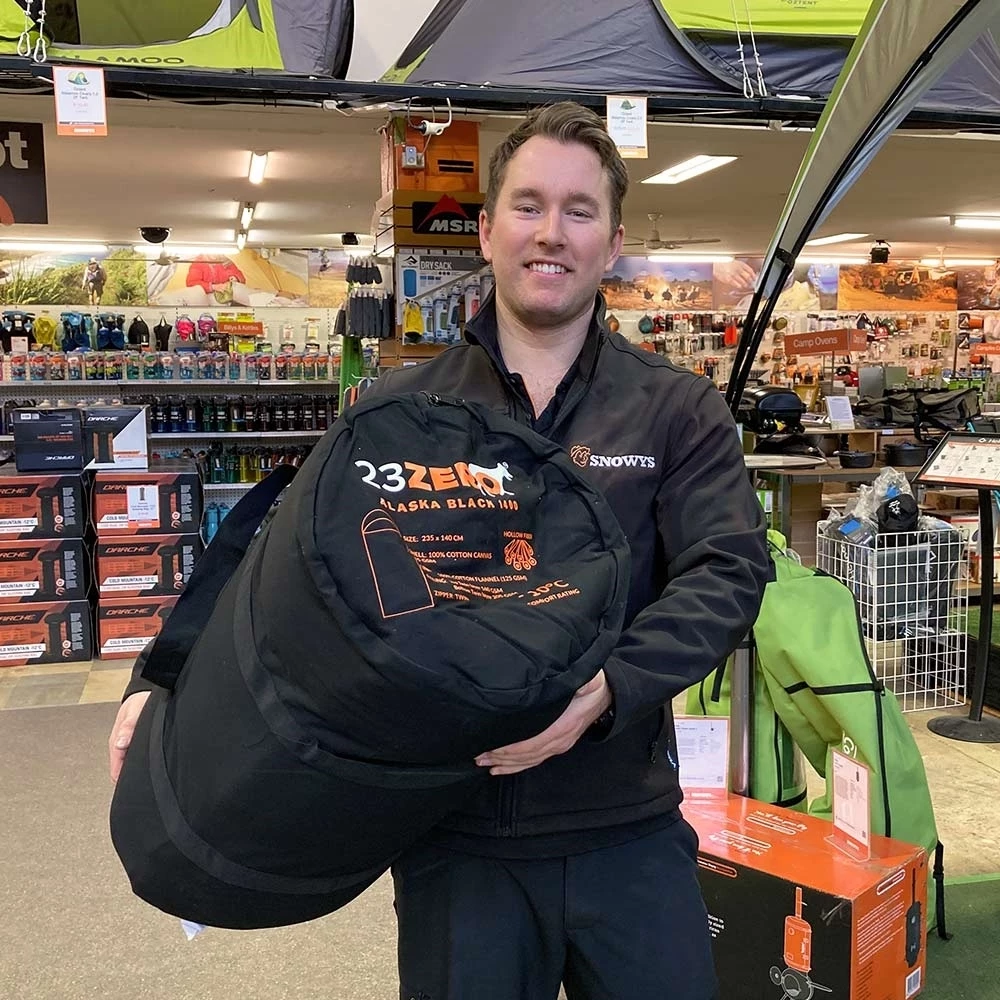 Alaska Black 1400 Sleeping Bag 6 Alaska Black 1400 Sleeping Bag - Image 4