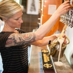 UKeg Pressurized Growler 128 Oz 25 UKeg Pressurized Growler 128 Oz -Snowys Shop 1252799 ukeg pressurized growler 128 oz stainless