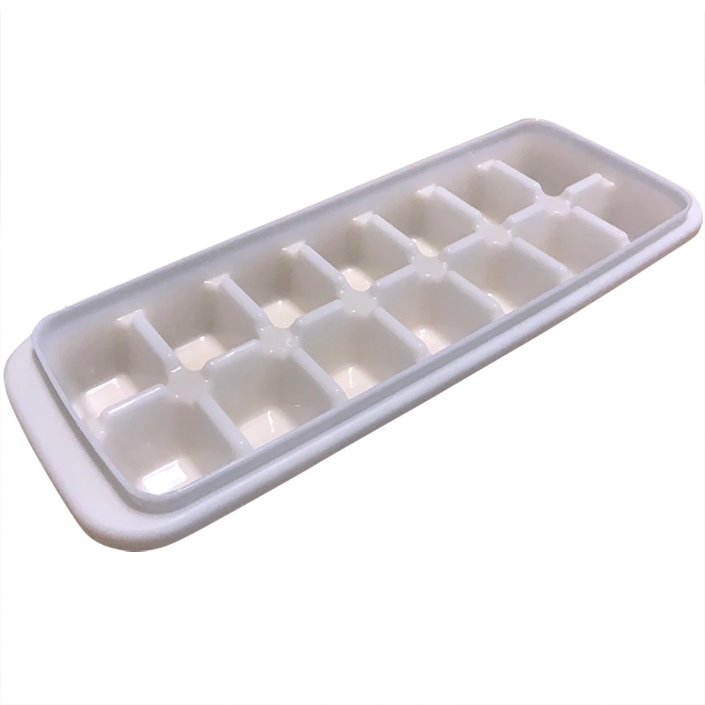Avanti Ice Cube Tray With Spill−Proof Lid 4 Avanti Ice Cube Tray With Spill−Proof Lid - Image 2